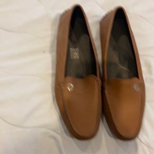 Gucci loafers size 8 tan